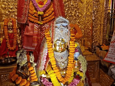 धनतेरस के मौके पर मां अन्नपूर्णा के मंदिर में लगी भक्तों की भीड़, लिया मां का आशीर्वाद