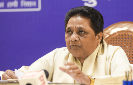 अमेरिका से दोस्ती महंगी पड़ने के बाद अपने देश का व्यापार व भरोसा किसी एक देश पर केंद्रित न हो तो बेहतर: मायावती