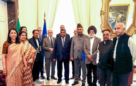 पाकिस्तान से निपटने में हम अकेले सक्षम : रवि शंकर प्रसाद