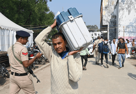विधानसभा उपचुनाव: 7 राज्यों की 8 सीटों पर वोटिंग जारी, तेलंगाना की जुबली हिल्स से 58 उम्मीदवार मैदान में