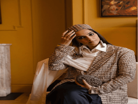 लंदन फैशन वीक 2025: सोनम कपूर ने इंडो-वेस्टर्न लुक से जीता फैंस का दिल