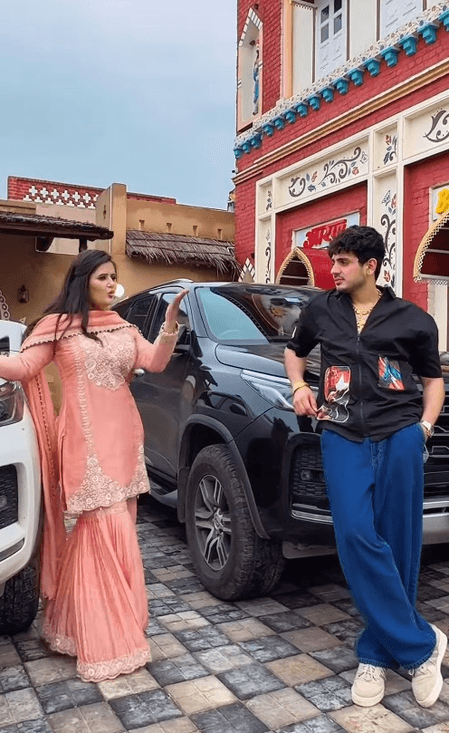 अंजलि राघव और दिलेर खरकिया की जोड़ी ने मचाया धमाल, 'छोले भठूरे' पर रील वायरल