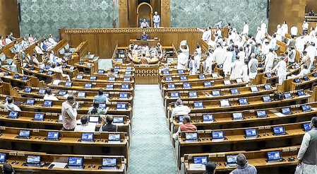 ट्रंप टैरिफ को लेकर सांसद हिबी ईडन ने लोकसभा में दिया स्थगन प्रस्ताव