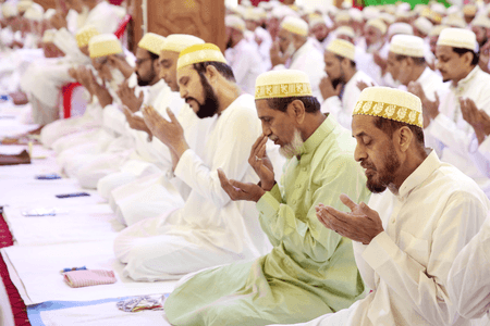 संभल : ईद-उल-अजहा पर अदा की गई नमाज, अमन-चैन और भाईचारे की मांगी दुआ