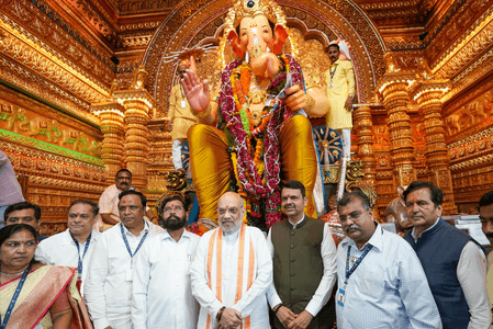 केंद्रीय गृह मंत्री अमित शाह ने मुंबई दौरे पर गणेशोत्सव में लिया हिस्सा, लालबाग के राजा के दर्शन किए
