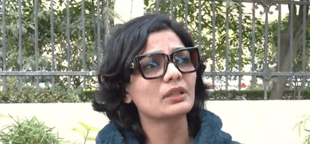 'यह बेटियों का हौसला तोड़ने वाला फैसला', कुलदीप सेंगर की जमानत पर भड़कीं नेहा सिंह राठौर