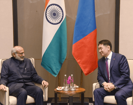 उपराष्ट्रपति राधाकृष्णन ने मंगोलियाई राष्ट्रपति से मुलाकात की, द्विपक्षीय संबंधों पर चर्चा की