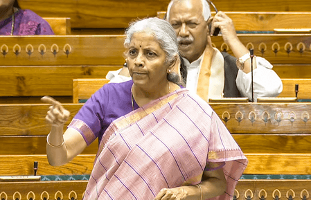 बैंक लॉकर में रखे पूरे सामान की वैल्यू पर क्यों नहीं मिल सकता मुआवजा, वित्त मंत्री ने संसद में दिया जबाव