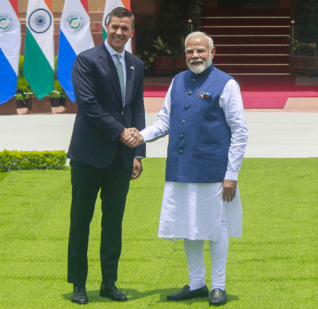 'दोनों देश आतंकवाद के खिलाफ लड़ाई में कंधे से कंधा मिलाकर खड़े हैं', पैराग्वे के राष्ट्रपति से बोले पीएम मोदी