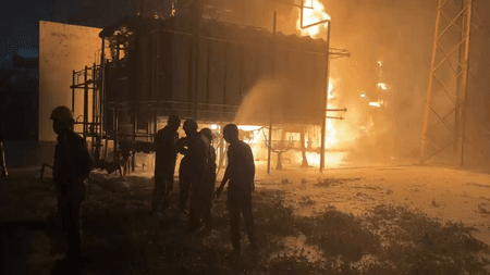 गाजियाबाद : यूपी गेट के पास बिजलीघर में भीषण आग, 9 फायर टेंडरों ने पाया काबू