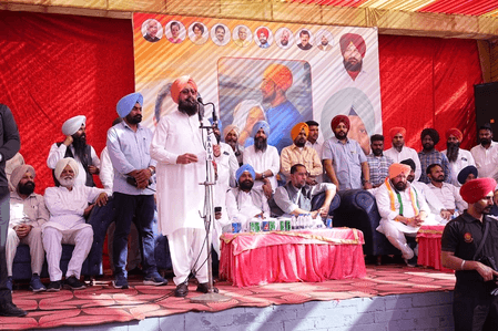 तरनतारन उपचुनाव: कांग्रेस नेता करणवीर बुर्ज और प्रतिपक्ष प्रताप सिंह बाजवा के खिलाफ चुनाव आयोग में शिकायत