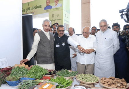 प्राकृतिक खेती को बढ़ावा देने के लिए गुजरात विधानसभा परिसर में लगाई प्रदर्शनी, राज्यपाल आचार्य देवव्रत ने किया उद्घाटन