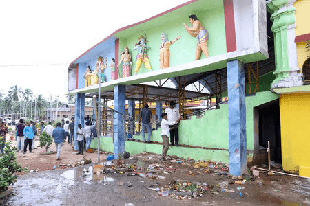 राष्ट्रपति द्रौपदी मुर्मू और उपराष्ट्रपति सीपी राधाकृष्णन ने वेंकटेश्वर मंदिर में हुई भगदड़ की घटना पर दुख जताया