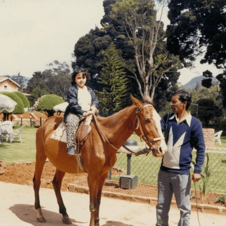 ईशा देओल को आई बचपन की याद, सुनाया ‘रामू’ और ‘शांति’ का खूबसूरत किस्सा