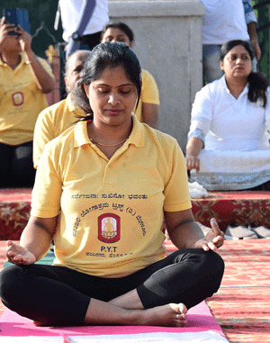 योग और प्राणायाम में होता है अंतर, एक का संबंध शारीरिक व्यायाम से तो दूसरे का मन से