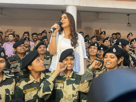 हुमा कुरैशी ने की भारतीय सेना और बीएसएफ के जवानों से मुलाकात, बोलीं- ‘हम भाग्यशाली हैं’