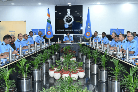 वायुसेना प्रमुख एपी सिंह ने नागपुर में मेंटेनेंस कमांड कमांडर्स कॉन्क्लेव की अध्यक्षता की