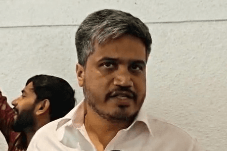 पुणे : कोथरूड पुलिस स्टेशन में कथित तौर पर लड़कियों से मारपीट का आरोप, रोहित पवार ने की मुलाकात