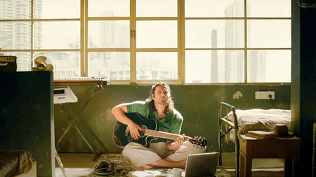 'मेट्रो... इन दिनों' में अपने किरदार के लिए प्रोफेशनल गिटारिस्ट से लेनी पड़ी ट्रेनिंग: अली फजल