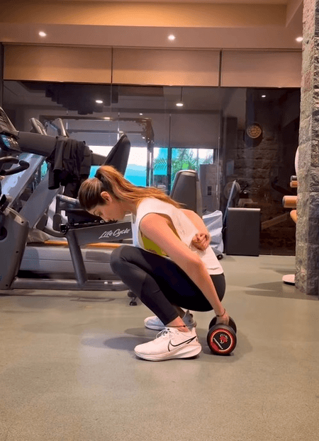 शिल्पा शेट्टी ने दिया फिटनेस चैलेंज, बस इस तरह उठाना होगा डम्बल