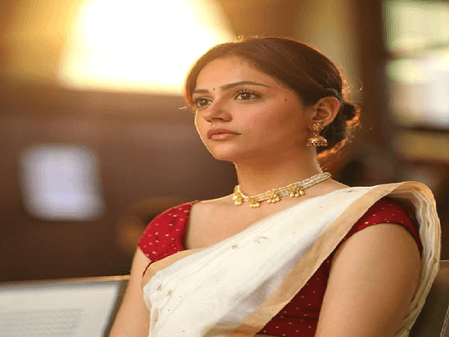 सैयारा फेम एक्ट्रेस अनीत पड्डा पर टूटा दुखों का पहाड़, दादा के निधन से टूटीं अभिनेत्री