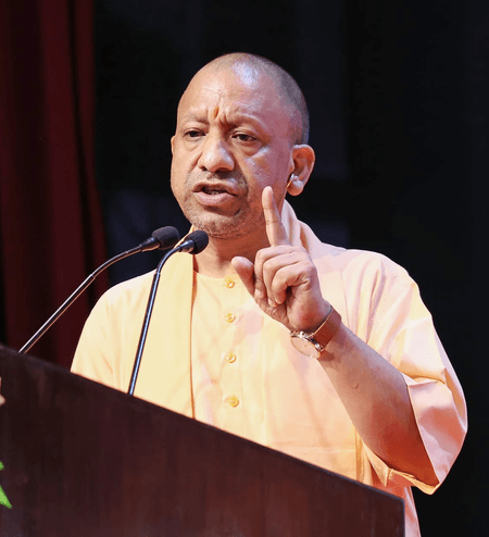 दशहरा पर सीएम योगी का कड़ा संदेश, उपद्रवियों पर होगी सख्त कार्रवाई