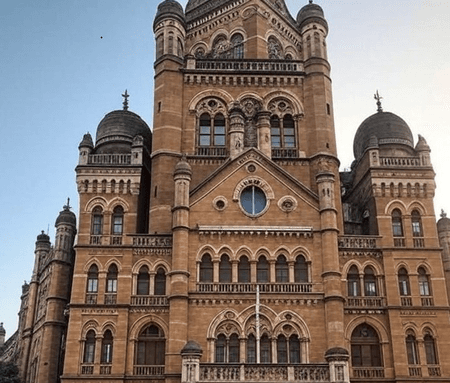 मुंबई में भारी बारिश के बीच जनजीवन सामान्य, बीएमसी सतर्क, सहायता के लिए जारी हेल्पलाइन नंबर