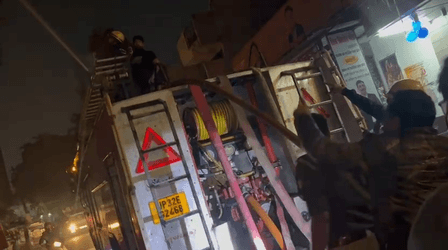 गोदाम व घर में भीषण आग, फायर विभाग ने पाया काबू, बड़ी दुर्घटना टली