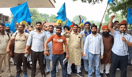 लुधियाना : पंजाब रोडवेज कॉन्ट्रैक्ट वर्कर्स यूनियन का प्रदर्शन, 10 जुलाई को चंडीगढ़ में बड़े आंदोलन का ऐलान