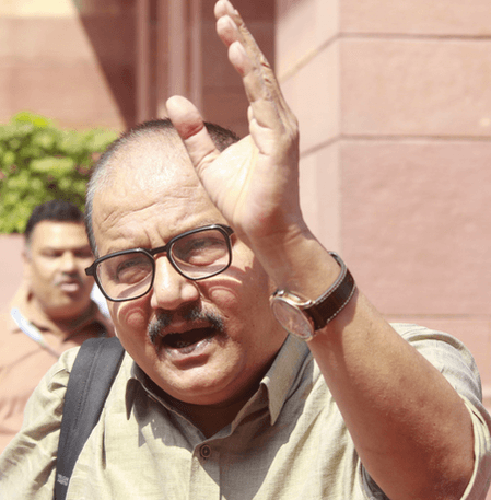 बिहार में ऑटो-पायलट और न ही पायलट मोड में सरकार : मनोज झा