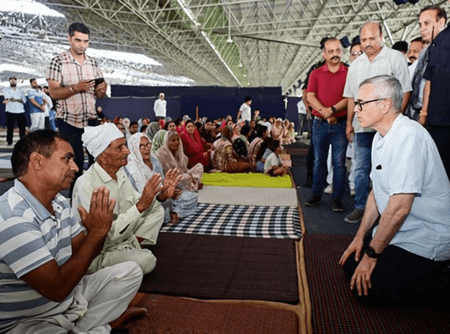 जम्मू-कश्मीर के राजौरी में पाकिस्तान की गोलाबारी में सरकारी अधिकारी की मौत, उमर अब्दुल्ला ने दी जानकारी