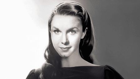 दो दशक, दो मौतें: अमेरिकी मनोरंजन जगत की दो कहानियां जो ग्लैमर के पीछे छिपे तनाव को उजागर करती हैं