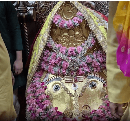 दिल्ली के मंदिरों में उमड़ा भक्तों का जनसैलाब, 'जय माता दी' के जयकारों से गूंजी राजधानी