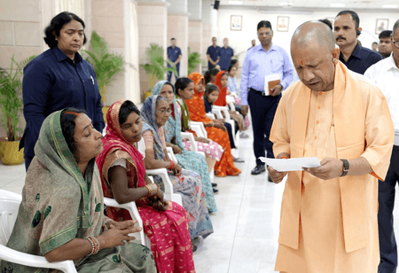 पीड़ितों की समस्याओं का उचित समाधान सरकार की प्राथमिकता : सीएम योगी