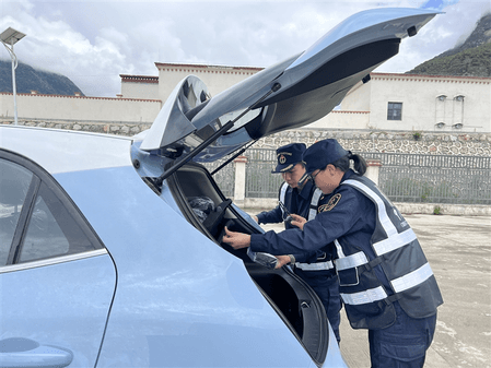 पहले 4 माहों में शीत्सांग बंदरगाह से 4,079 घरेलू नवीन ऊर्जा वाहनों का निर्यात किया गया