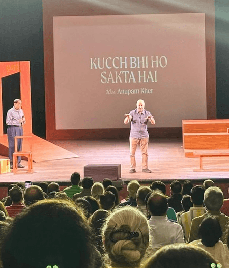 'कुछ भी हो सकता है' के मंच पर अनुपम खेर का 'जादू', दर्शकों ने खड़े होकर बजाईं तालियां