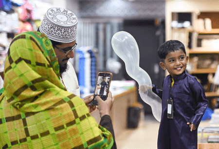 देशभर में धूमधाम से मनाया जा रहा ईद-उल-अजहा, लोगों में उत्साह और खुशी का माहौल