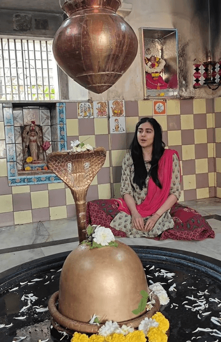 महाशिवरात्रि पर शिवालय पहुंचीं अदा शर्मा, 'काल भैरव अष्टकम' का किया पाठ