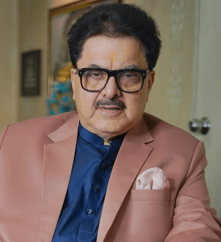 शर्मिष्ठा पनोली के समर्थन में अशोक पंडित आए आगे, बोले- 'उसे अकेला मत छोड़ो, अपनी आवाज उठाओ'