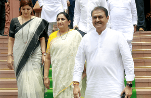 अजित पवार की जगह सुनेत्रा पवार बन सकती हैं महाराष्ट्र की उपमुख्यमंत्री, एनसीपी ने बुलाई बैठक