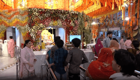 चैत्र नवरात्र के पांचवें दिन झंडेवाला माता मंदिर में उमड़ा आस्था का सैलाब, स्कंद माता की भक्ति में डूबे श्रद्धालु