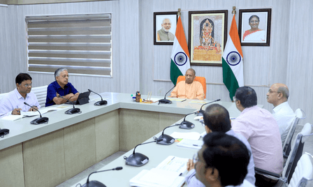 यूपी को फुटवियर-लेदर विनिर्माण का वैश्विक केंद्र बनाएगी नई नीति : सीएम योगी