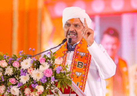 नगर निकाय चुनावों में शानदार प्रदर्शन पर फडणवीस ने भाजपा के प्रदेश को दी बधाई