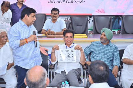 डूसू चुनाव: देवेंद्र यादव ने छात्रों से एनएसयूआई के समर्थन में वोट करने की अपील की