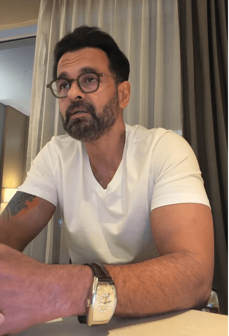 'जिंदगी के सफर में...' किशोर दा के गाने को गुनगुनाते नजर आए रोहित रॉय, बताया पसंदीदा ट्रैक