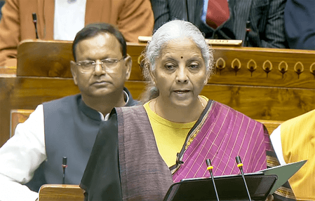 खादी, हथकरघा और हस्तशिल्पों को बढ़ावा देने के लिए महात्मा गांधी ग्राम स्वराज पहल शुरू की जाएगी: निर्मला सीतारमण