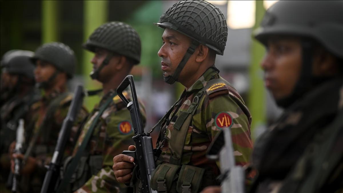 Bangladesh army patrol
