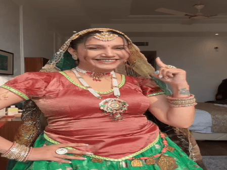 'हरियाणा में रौला' गाने पर सपना चौधरी का किलर डांस देख फैंस फिदा, हार्ट इमोजी से लुटाया प्यार