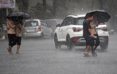 दिल्ली : अगले दो दिन तक भारी बारिश और आंधी की आशंका, मौसम विभाग ने जारी किया ऑरेंज अलर्ट