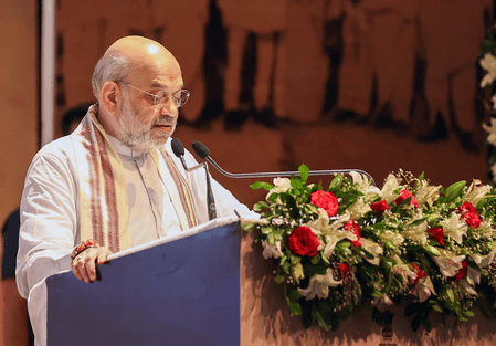 जम्मू पहुंचे केंद्रीय गृहमंत्री अमित शाह, राजभवन में हुआ भव्य स्वागत